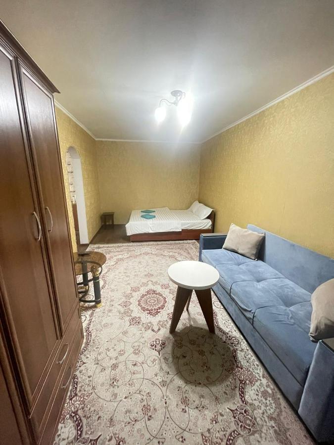 Квартира Рядом Арбата, Гоголя 92 알마티 외부 사진